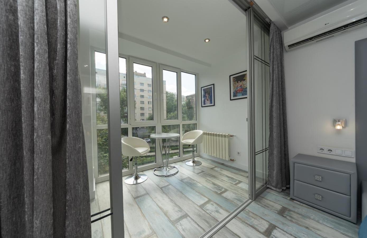 Flat24 On Lesi Ukrainki 3 Apartment Киев Екстериор снимка